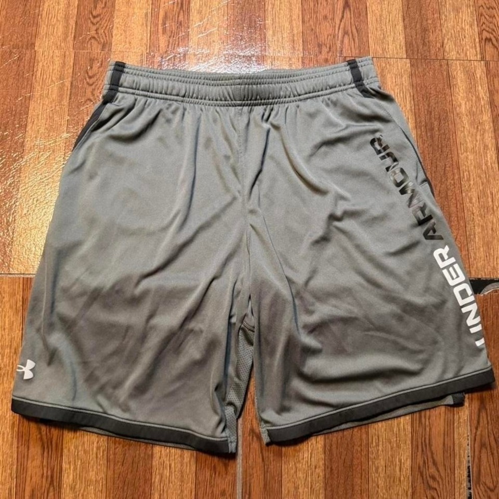 Under Armour Grey Retro Tech Sportswear Running Train Shorts‎ Fits Small